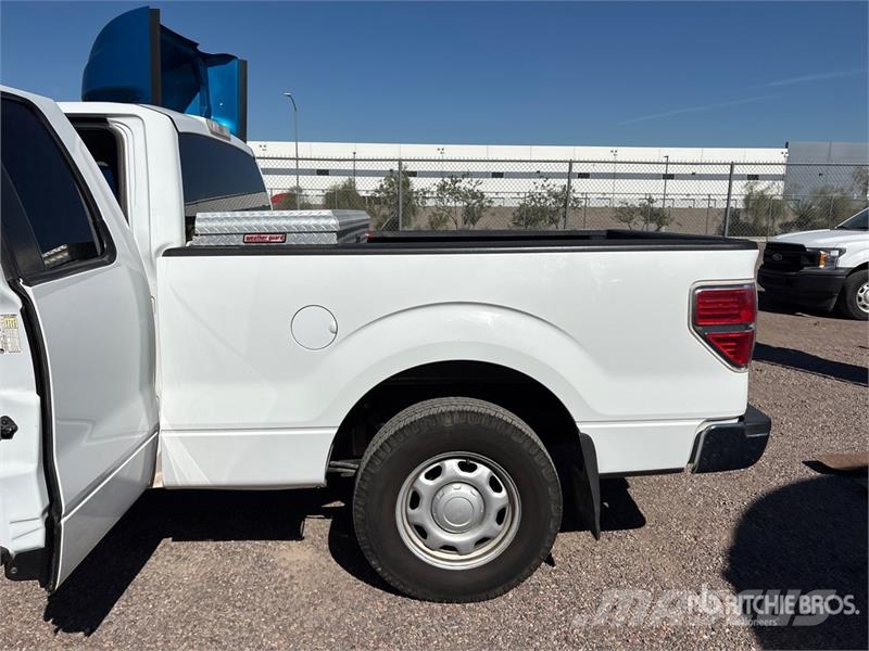 Ford F-150 XL 4x2 Extended Cab Pickup Autre fourgon / utilitaire