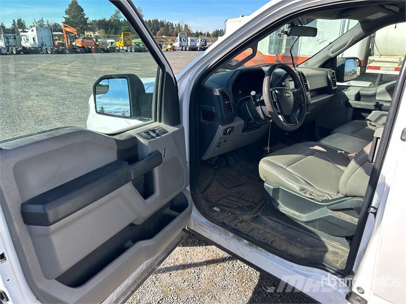 Ford F-150 XL 4x2 Extended Cab Pickup 其他