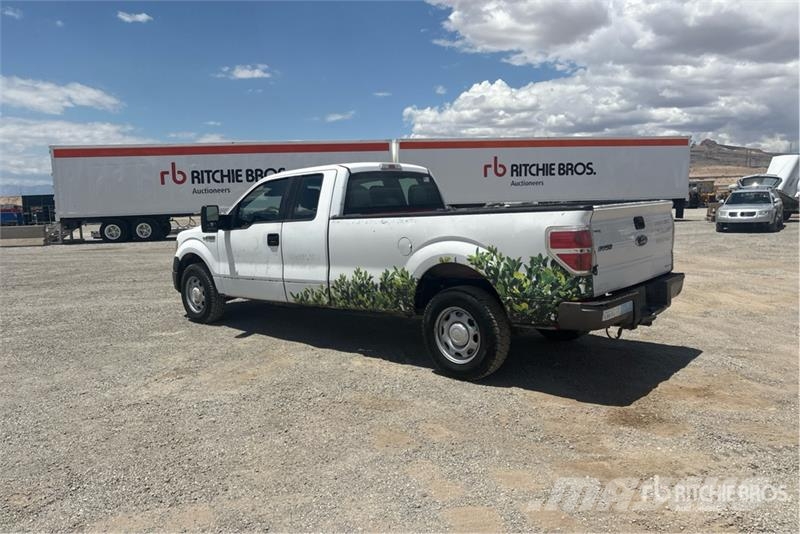 Ford F-150 XL 4x2 Extended Cab Pickup その他