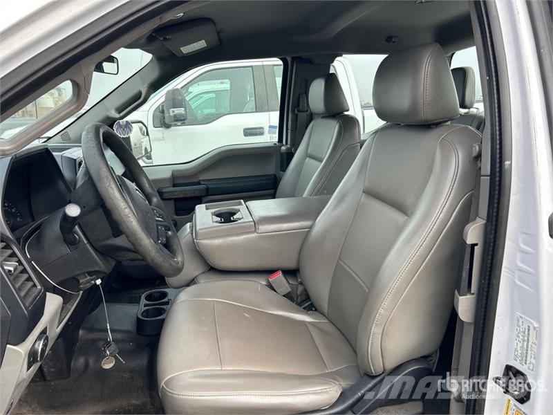 Ford F-150 XL 4x2 Extended Cab Pickup Drugi