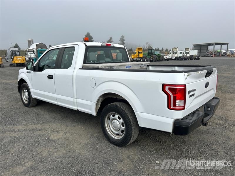 Ford F-150 XL 4x2 Extended Cab Pickup Drugi