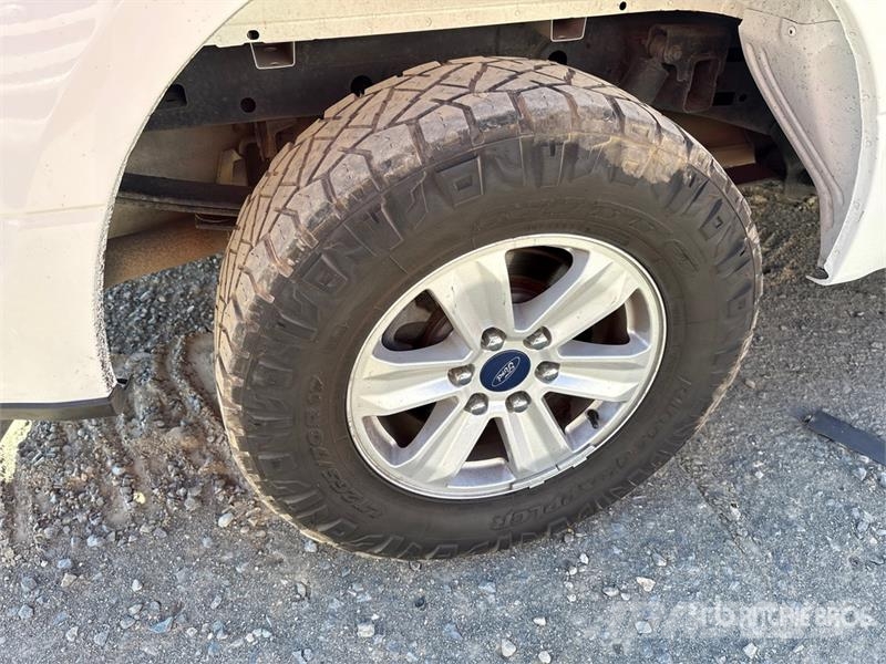 Ford F-150 XL 4x2 Extended Cab Pickup Autre fourgon / utilitaire