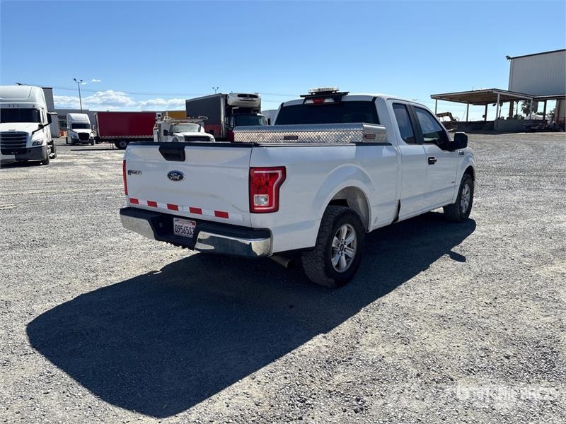 Ford F-150 XL 4x2 Extended Cab Pickup Autre fourgon / utilitaire