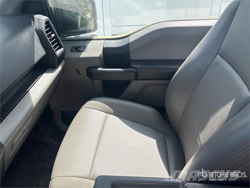 Ford F-150 XL 4x2 Extended Cab Pickup Други