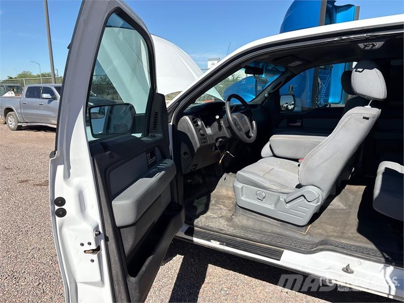 Ford F-150 XL 4x2 Extended Cab Pickup Autre fourgon / utilitaire