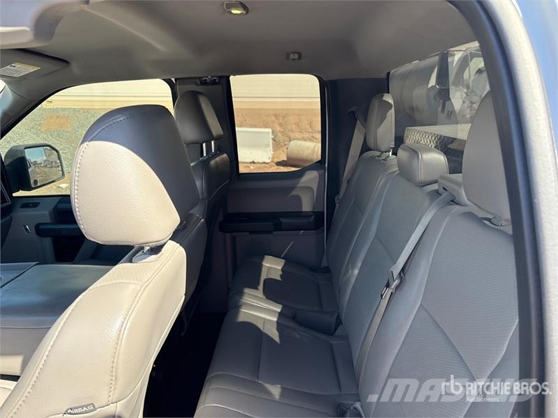 Ford F-150 XL 4x2 Extended Cab Pickup Autre fourgon / utilitaire
