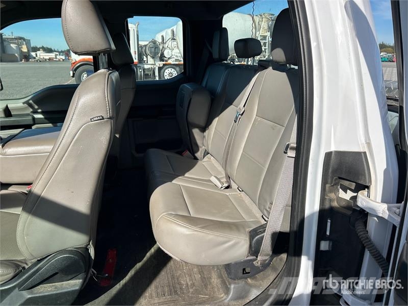Ford F-150 XL 4x2 Extended Cab Pickup 其他