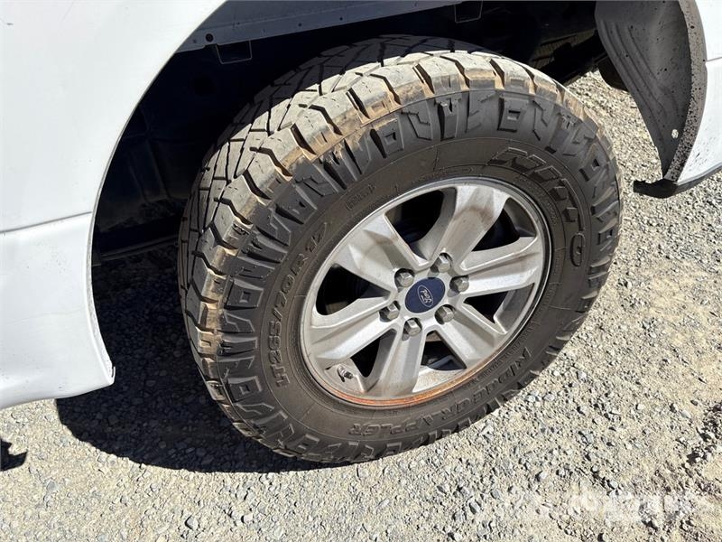 Ford F-150 XL 4x2 Extended Cab Pickup Autre fourgon / utilitaire