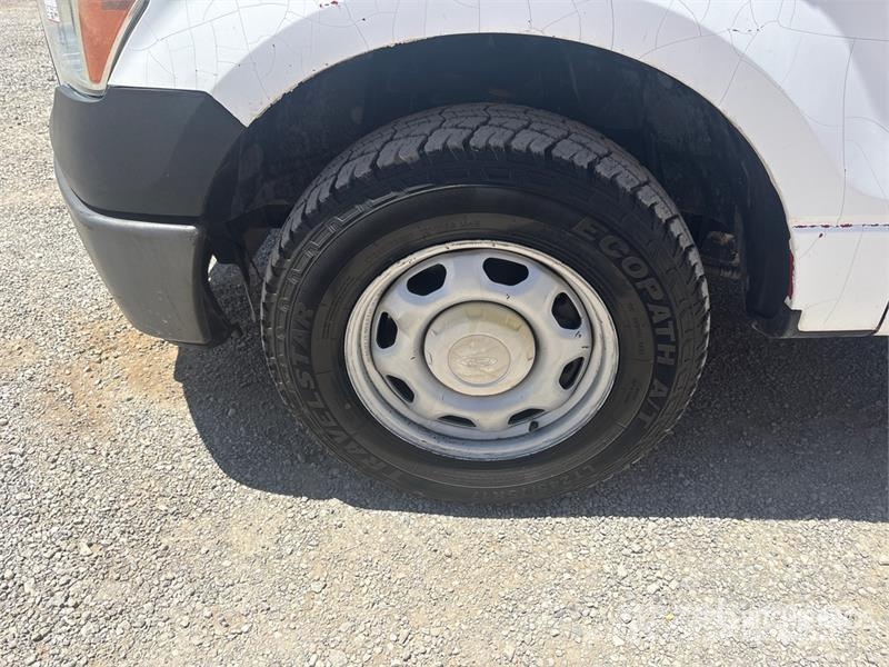 Ford F-150 XL 4x2 Extended Cab Pickup その他