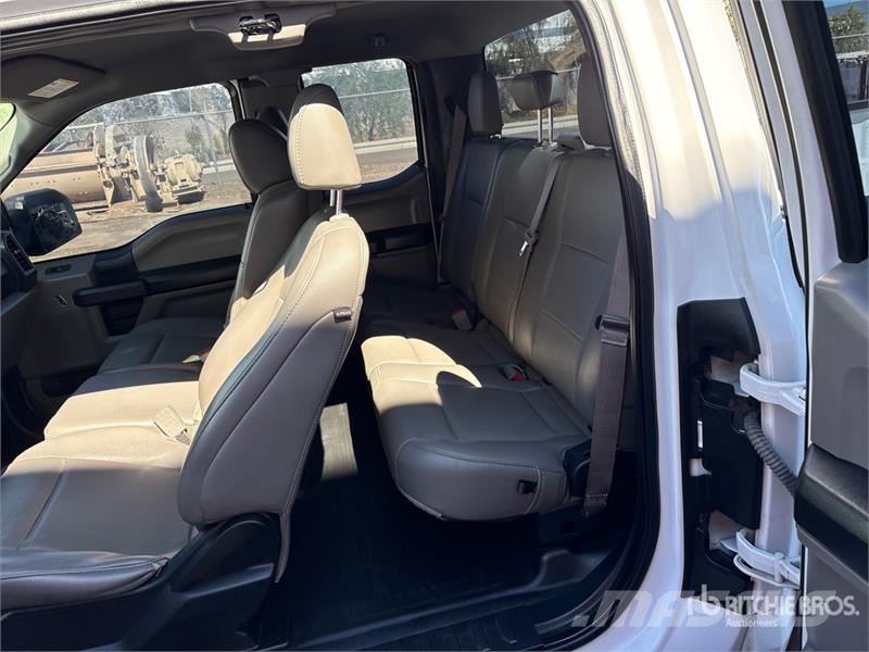 Ford F-150 XL 4x2 Extended Cab Pickup (Inoperable) Ostalo
