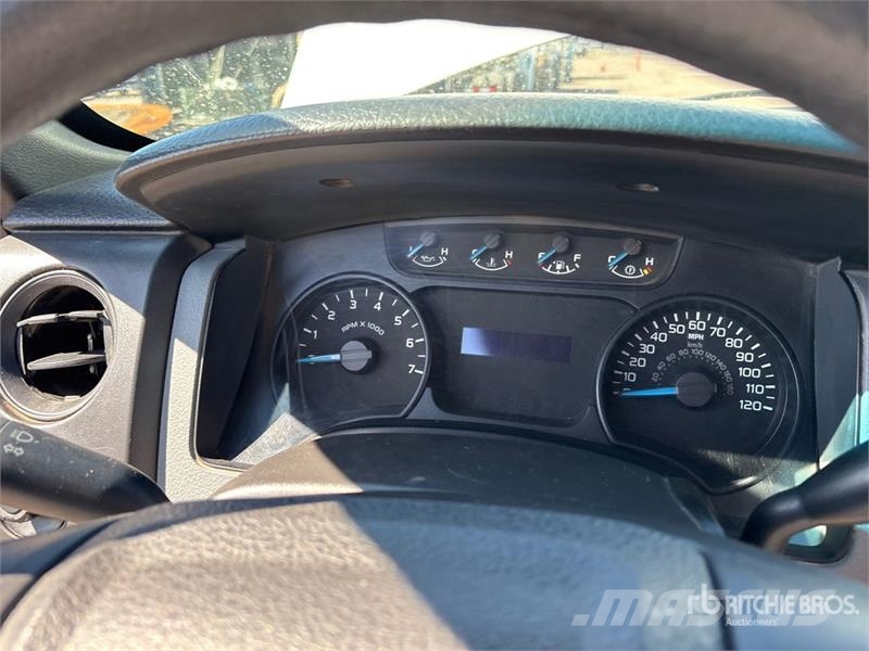 Ford F-150 XL 4x2 Extended Cab Pickup Autre fourgon / utilitaire