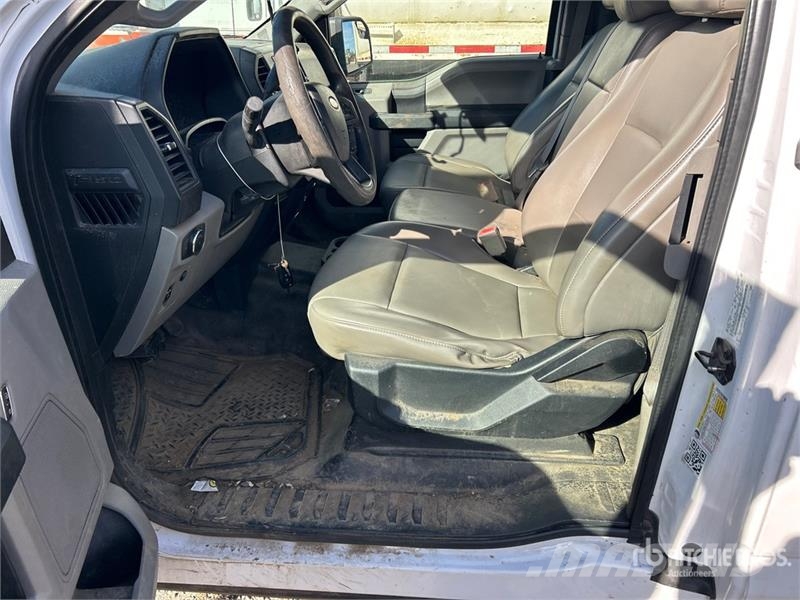Ford F-150 XL 4x2 Extended Cab Pickup 其他