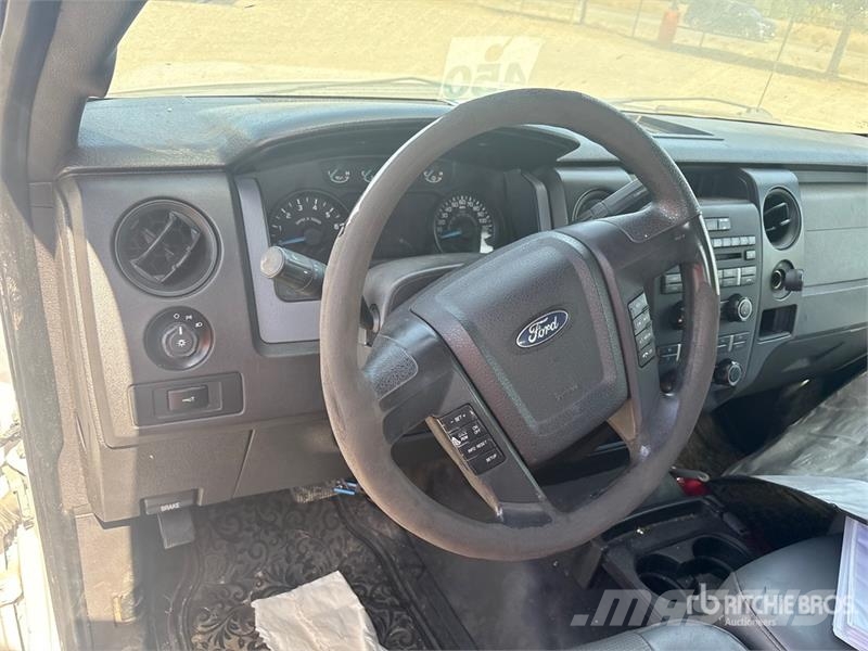 Ford F-150 XL 4x2 Extended Cab Pickup 其他