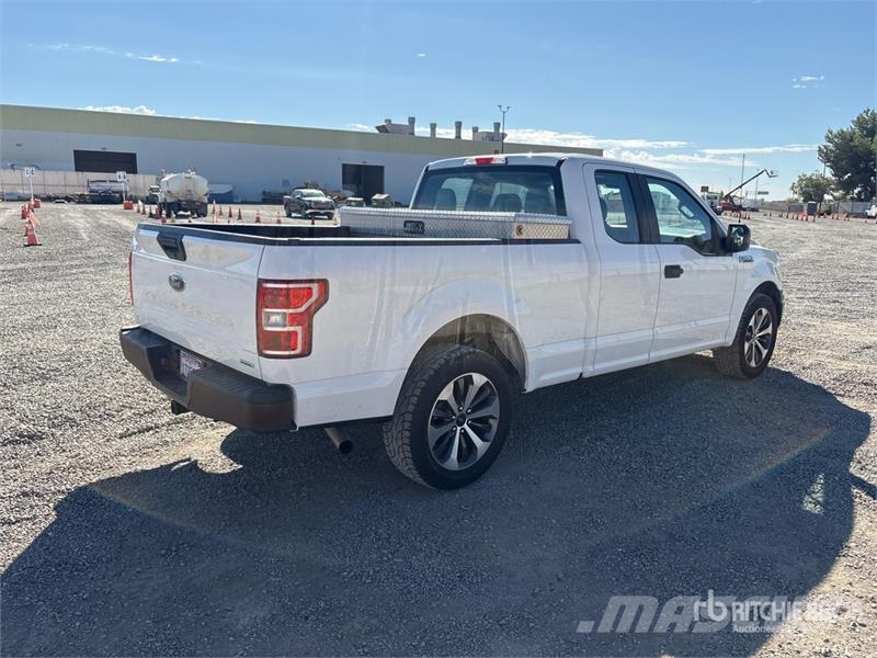 Ford F-150 XL 4x2 Extended Cab Pickup Muu