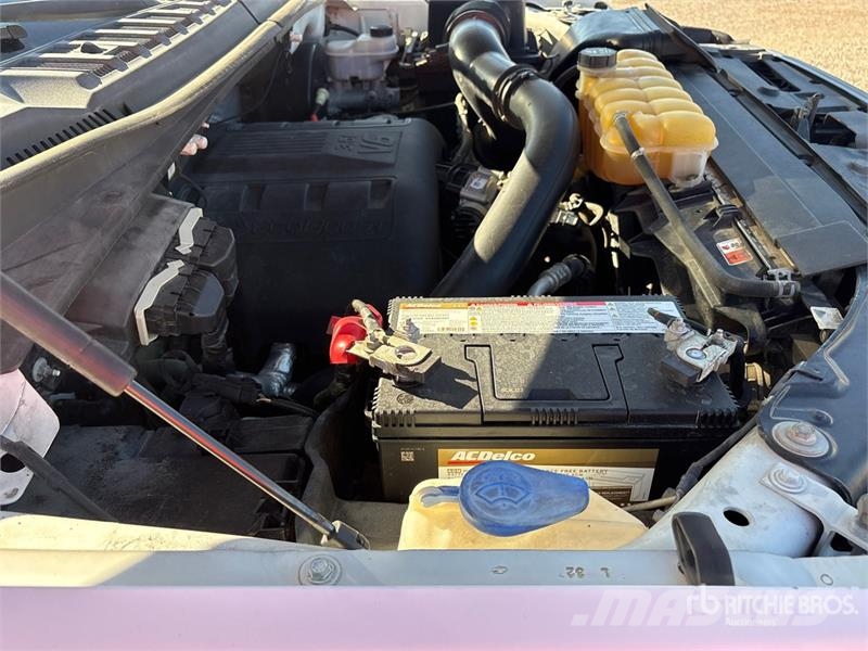 Ford F-150 XL 4x2 Extended Cab Pickup Otros