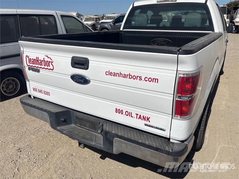 Ford F-150 XL 4x2 Extended Cab Pickup 其他