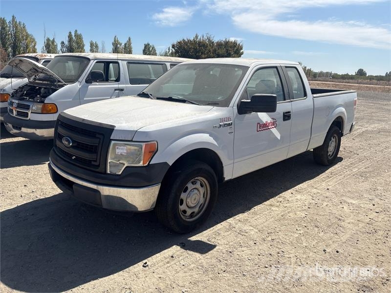 Ford F-150 XL 4x2 Extended Cab Pickup 其他