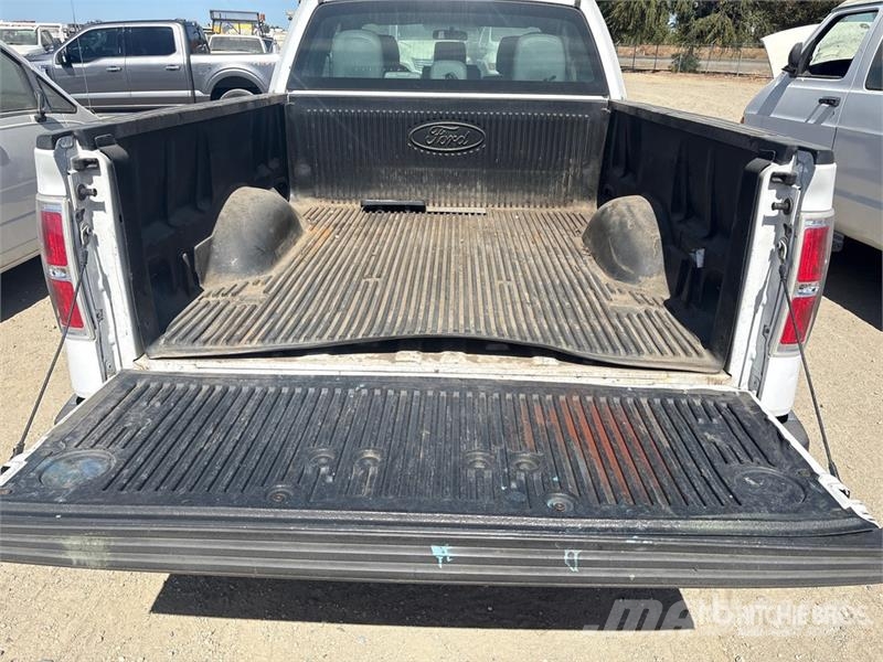 Ford F-150 XL 4x2 Extended Cab Pickup 其他