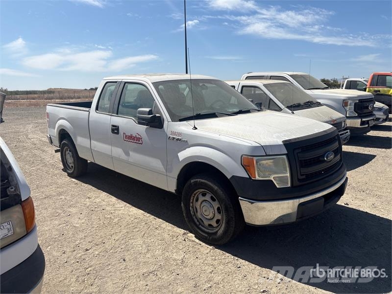 Ford F-150 XL 4x2 Extended Cab Pickup 其他