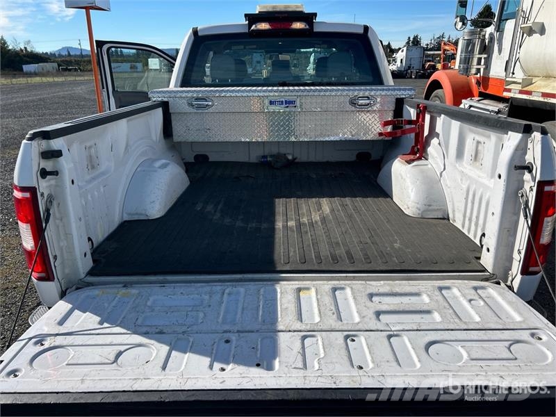 Ford F-150 XL 4x2 Extended Cab Pickup 其他