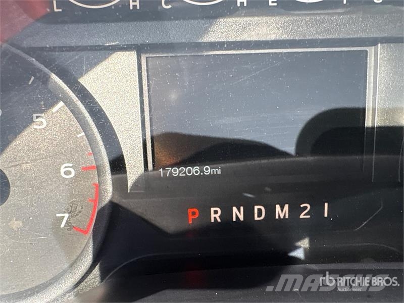 Ford F-150 XL 4x2 Extended Cab Pickup Otros