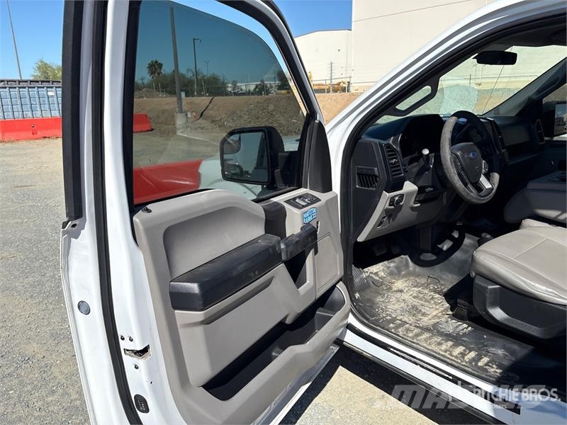 Ford F-150 XL 4x2 Extended Cab Pickup Autre fourgon / utilitaire