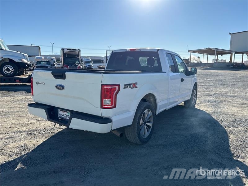 Ford F-150 XL 4x2 Extended Cab Pickup Drugi