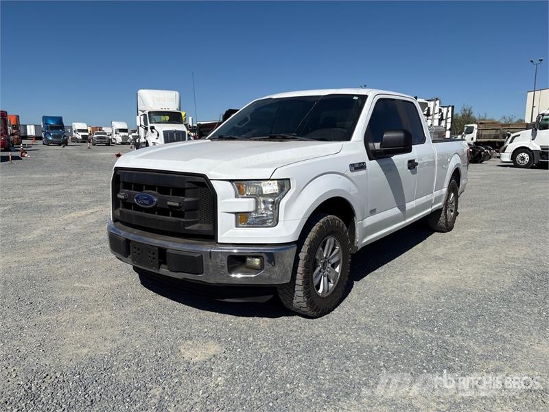 Ford F-150 XL 4x2 Extended Cab Pickup Autre fourgon / utilitaire