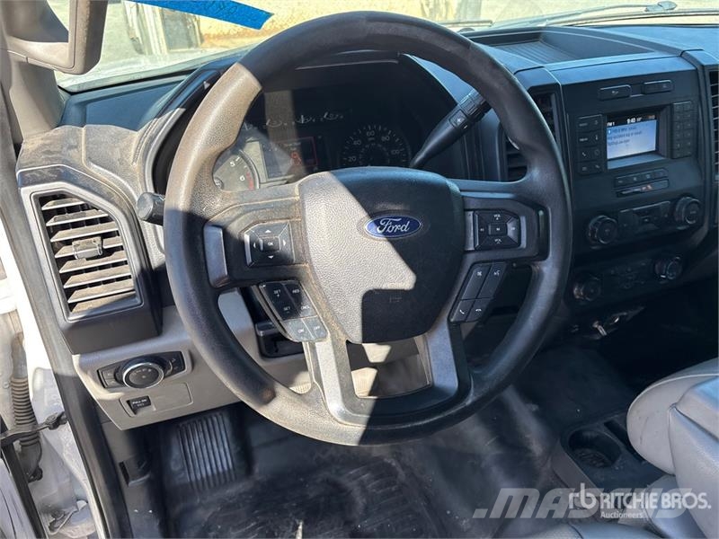 Ford F-150 XL 4x2 Extended Cab Pickup 其他