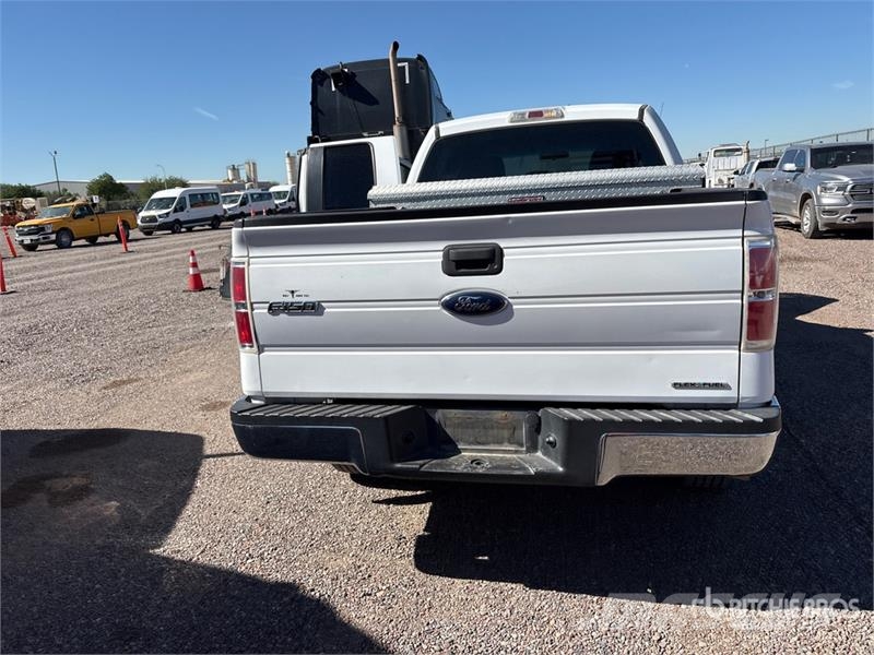 Ford F-150 XL 4x2 Extended Cab Pickup Autre fourgon / utilitaire