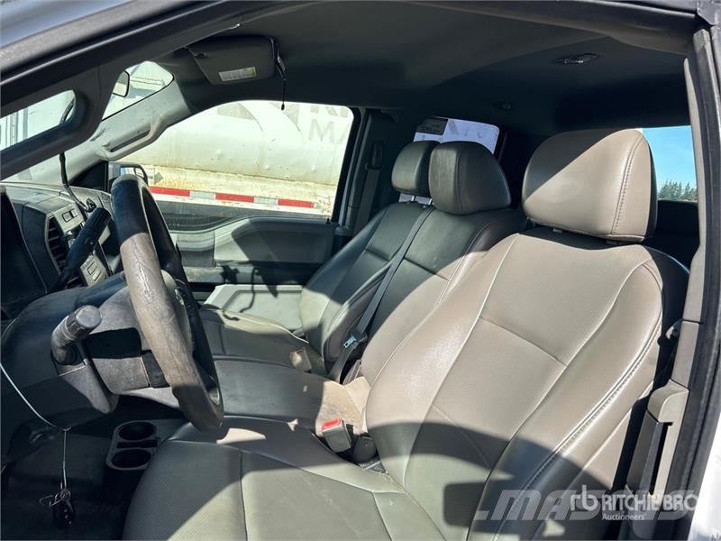 Ford F-150 XL 4x2 Extended Cab Pickup 其他