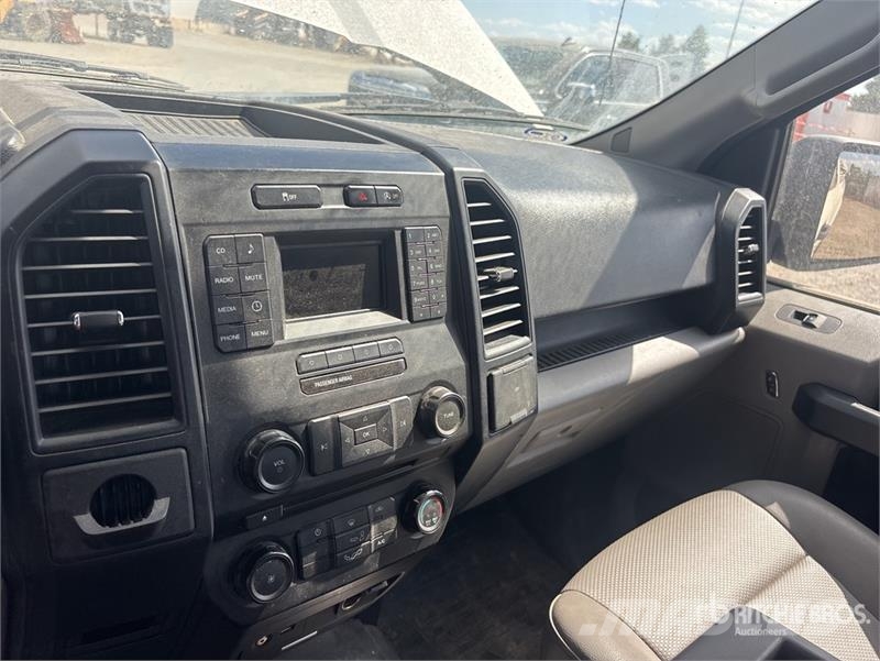 Ford F-150 XL 4x2 Extended Cab Pickup Další