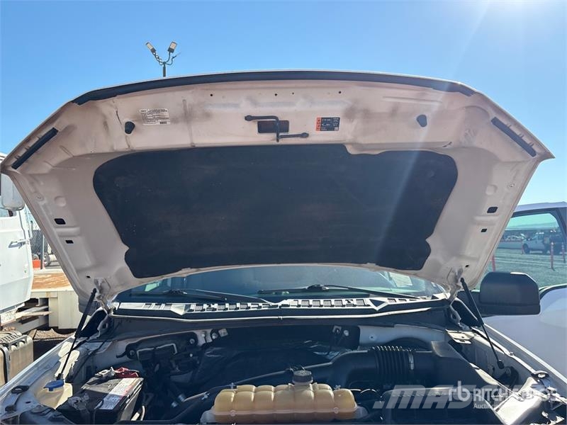 Ford F-150 XL 4x2 Extended Cab Pickup Otros