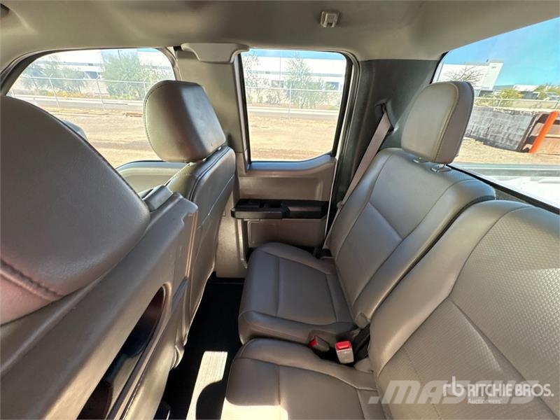 Ford F-150 XL 4x2 Extended Cab Pickup (Inoperable) Ostalo