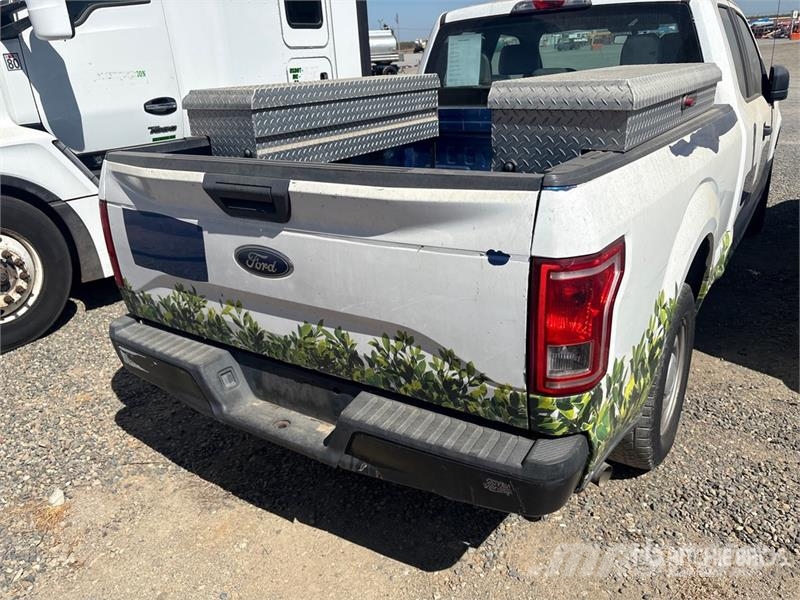 Ford F-150 XL 4x2 Extended Cab Pickup Други