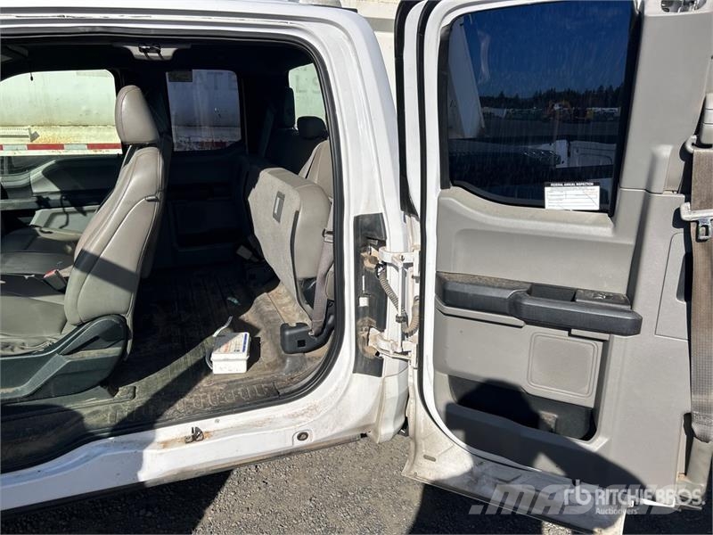 Ford F-150 XL 4x2 Extended Cab Pickup 其他