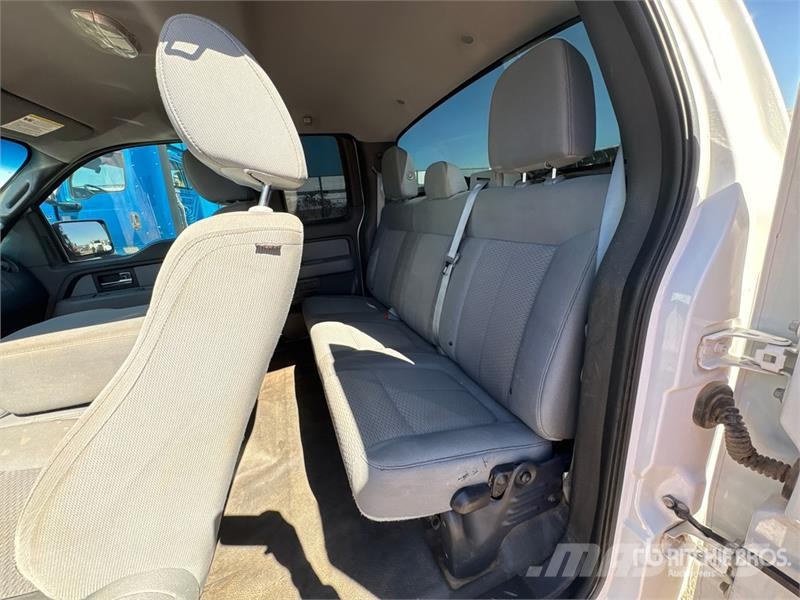 Ford F-150 XL 4x2 Extended Cab Pickup Autre fourgon / utilitaire