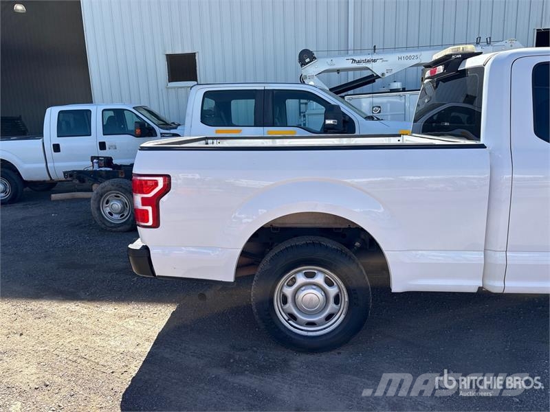 Ford F-150 XL 4x2 Extended Cab Pickup (Inoperable) Ostalo