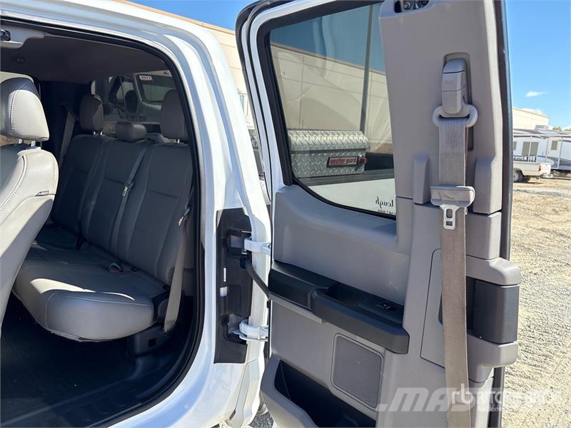 Ford F-150 XL 4x2 Extended Cab Pickup Autre fourgon / utilitaire