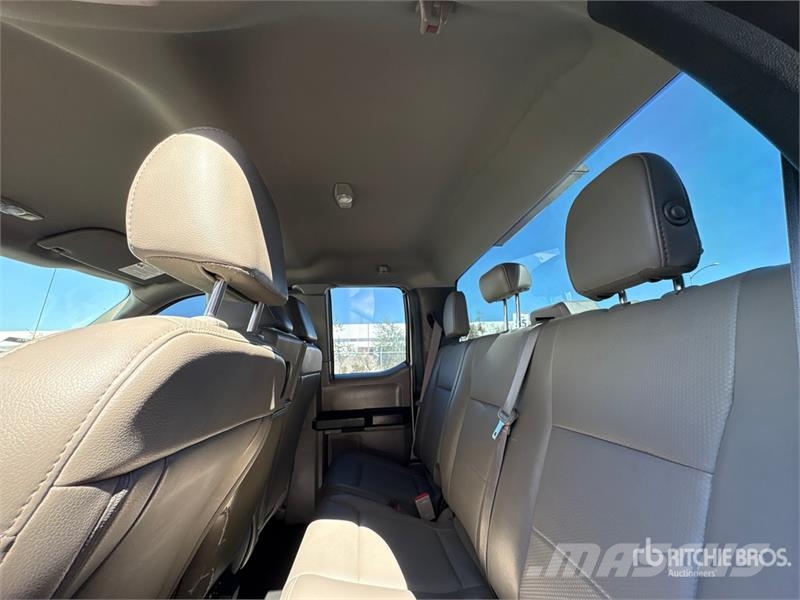 Ford F-150 XL 4x2 Extended Cab Pickup (Inoperable) Ostalo