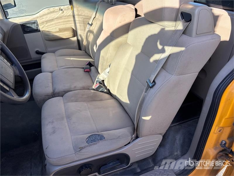 Ford F-150 XL 4x2 Pickup Прочие фургоны
