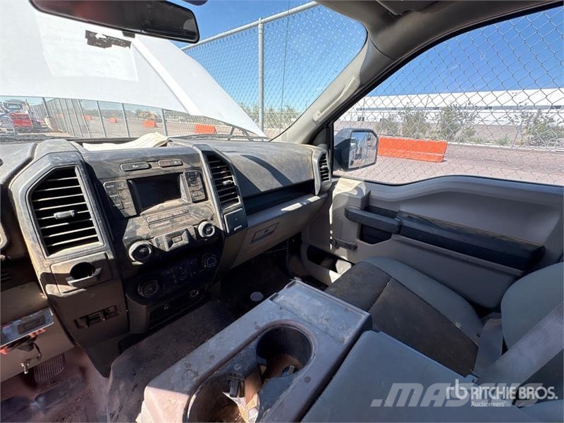 Ford F-150 XL 4x2 Pickup Autre fourgon / utilitaire