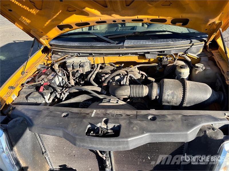 Ford F-150 XL 4x2 Pickup Прочие фургоны