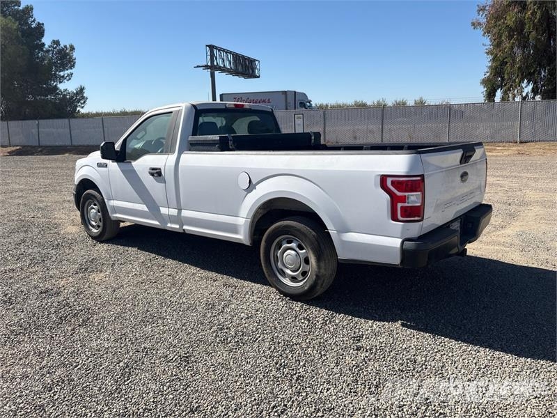 Ford F-150 XL 4x2 Pickup その他