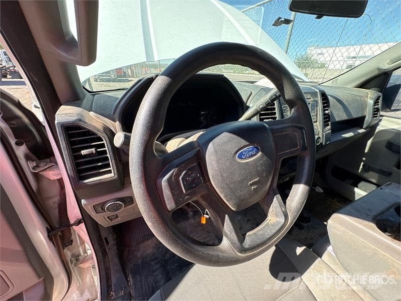 Ford F-150 XL 4x2 Pickup Autre fourgon / utilitaire