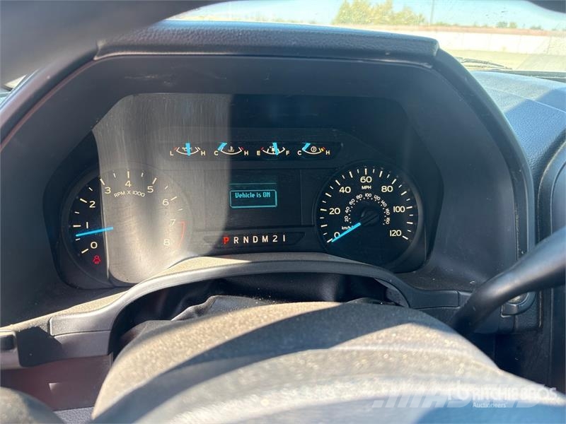 Ford F-150 XL 4x2 Pickup その他