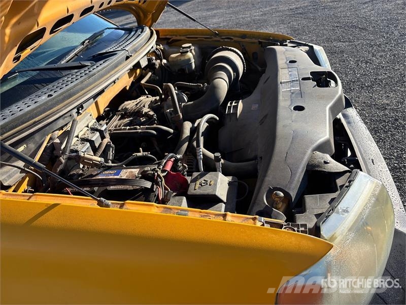 Ford F-150 XL 4x2 Pickup Прочие фургоны