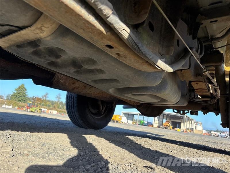 Ford F-150 XL 4x2 Pickup Прочие фургоны