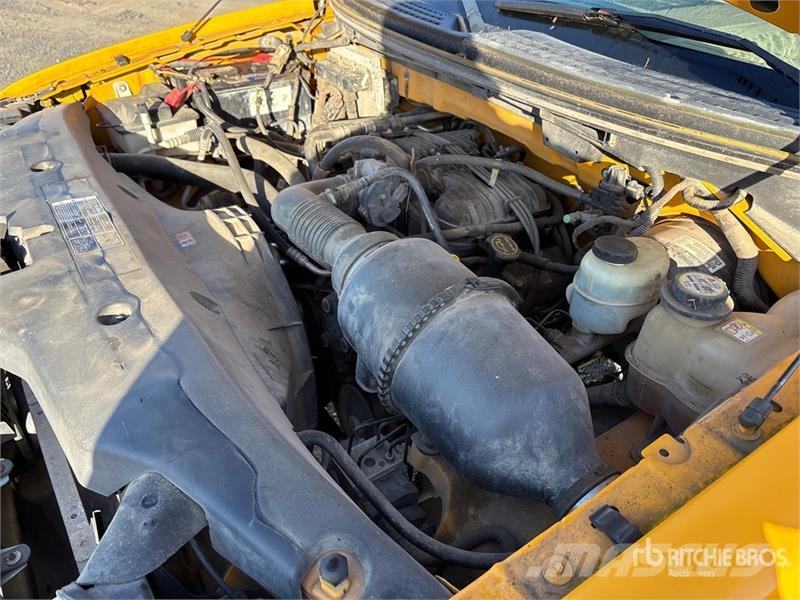 Ford F-150 XL 4x2 Pickup Прочие фургоны