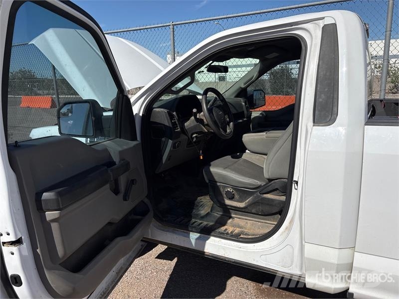 Ford F-150 XL 4x2 Pickup Autre fourgon / utilitaire